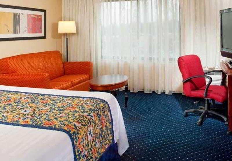 Courtyard By Marriott Paramus Εξωτερικό φωτογραφία